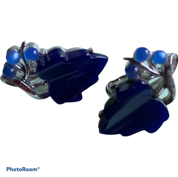 Vintage Blue Grape Leaf Clip On Earrings - Picture 6 of 10